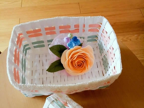 Tutorial on Weaving a Rectangular Storage Basket with Paper Rope