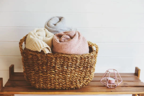 Tutorial on Weaving a Rectangular Storage Basket with Paper Rope